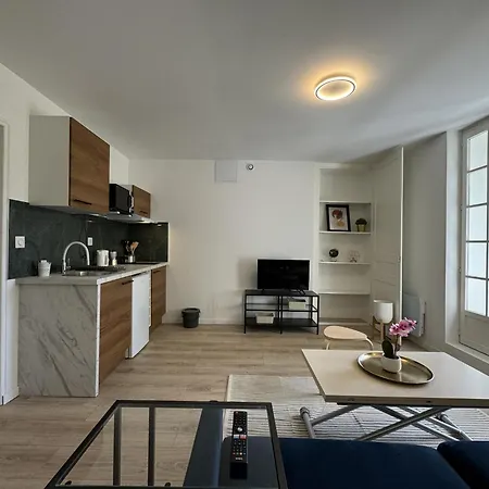 Διαμέρισμα In With Private Terrace Λε Μανς