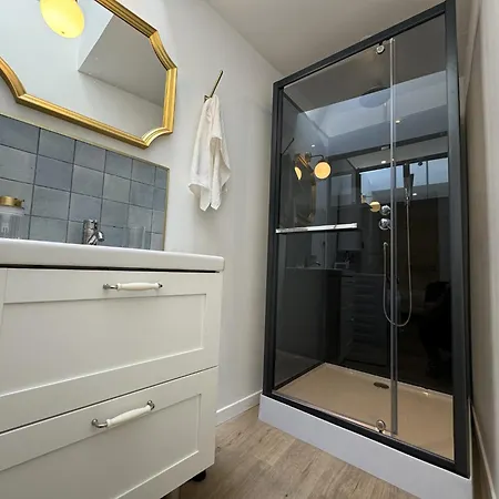 Διαμέρισμα In With Private Terrace Λε Μανς